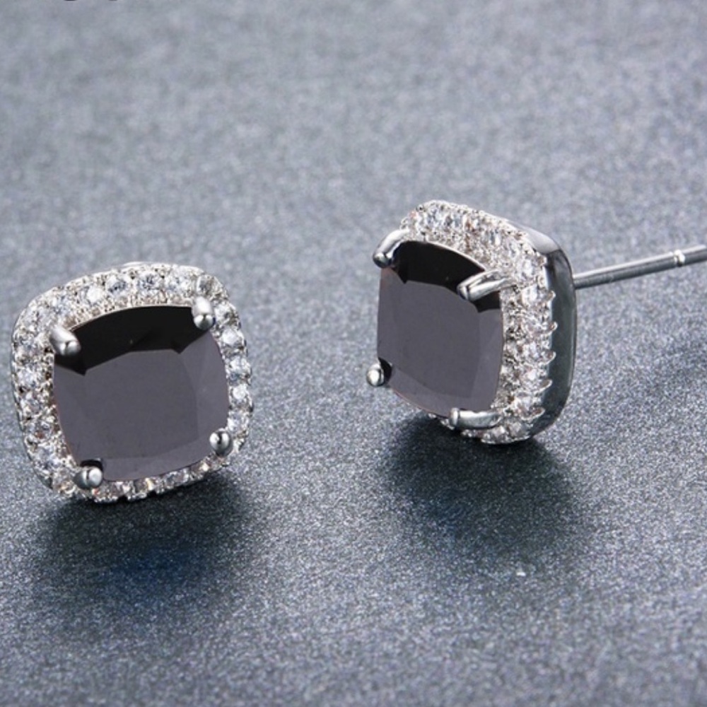 LAST ONE‼️925 Sterling Silver Sapphire Earrings - Picture 2 of 6